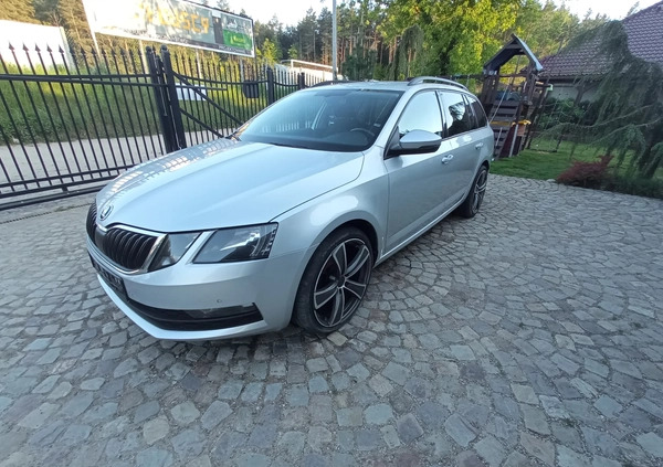 Skoda Octavia cena 48000 przebieg: 200000, rok produkcji 2018 z Woźniki małe 781